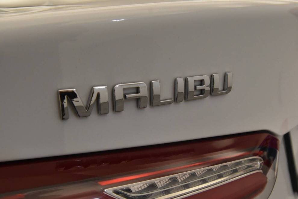 2022 Chevrolet Malibu LT 4dr Sedan, White, Mileage: 100,825 - photo 29