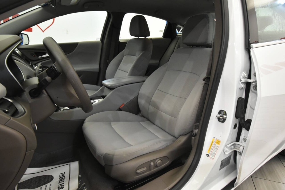 2022 Chevrolet Malibu LT 4dr Sedan, White, Mileage: 100,825 - photo 9