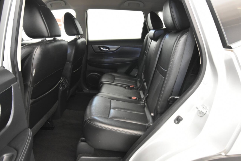 2016 Nissan Rogue, Silver, Mileage: 97,109 - photo 12