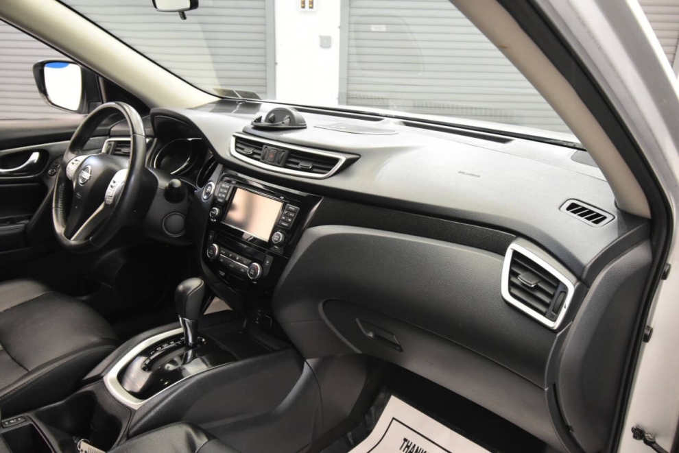 2016 Nissan Rogue, Silver, Mileage: 97,109 - photo 14