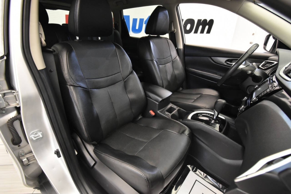 2016 Nissan Rogue, Silver, Mileage: 97,109 - photo 15