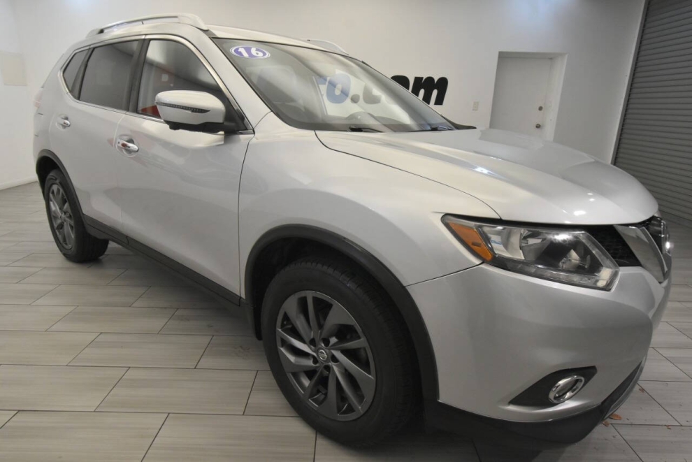 2016 Nissan Rogue, Silver, Mileage: 97,109 - photo 6