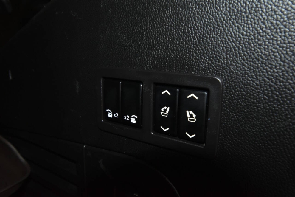 2019 GMC Yukon SLT 4x4 4dr SUV, Black, Mileage: 107,446 - photo 38