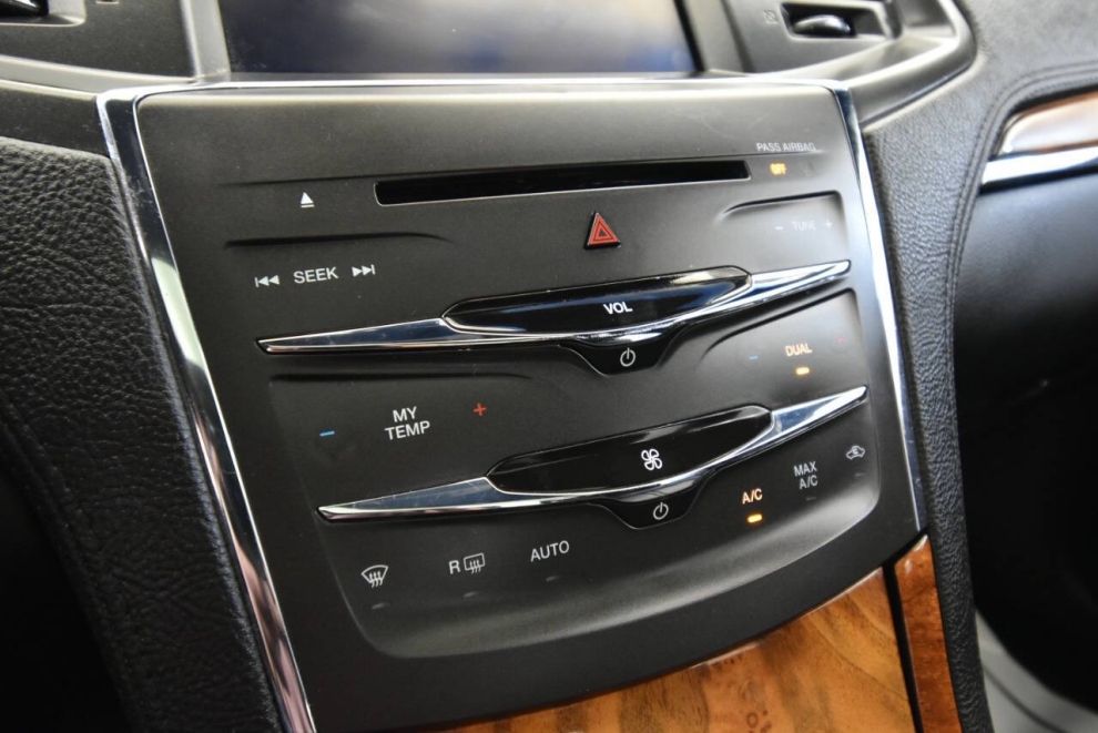 2013 Lincoln MKS Base AWD 4dr Sedan, Silver, Mileage: 81,137 - photo 21