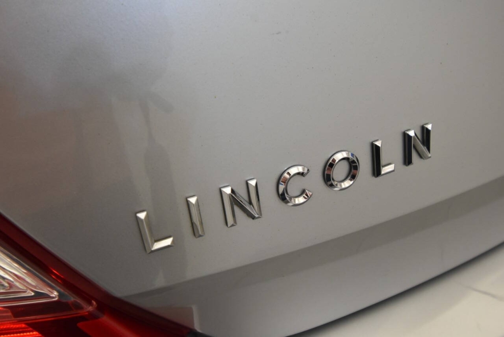 2013 Lincoln MKS Base AWD 4dr Sedan, Silver, Mileage: 81,137 - photo 31