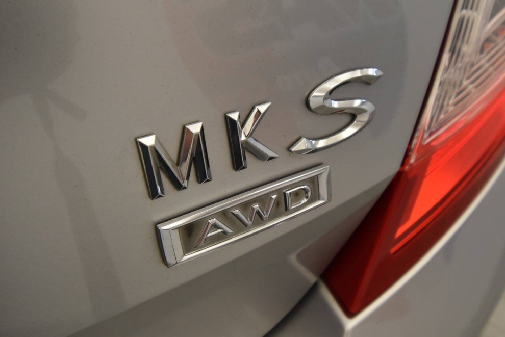 2013 Lincoln MKS Base AWD 4dr Sedan, Silver, Mileage: 81,137 - photo 32