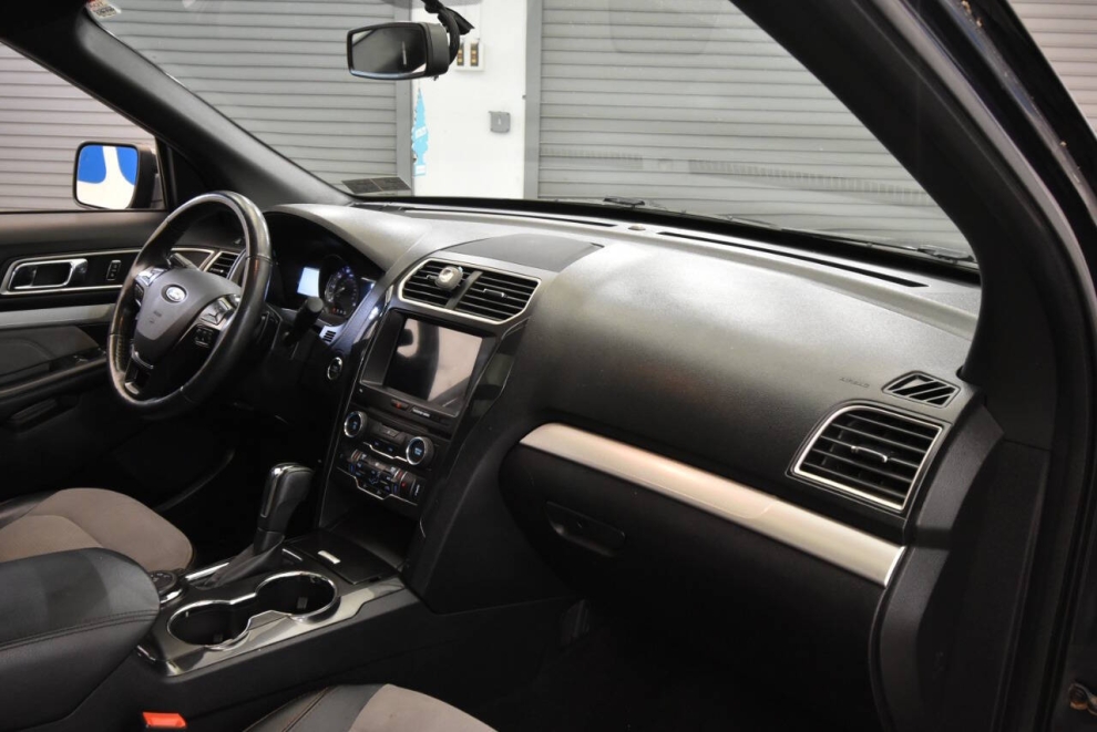 2017 Ford Explorer XLT AWD 4dr SUV, Charcoal, Mileage: 98,813 - photo 14