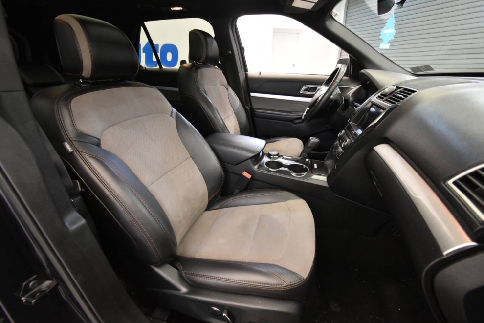 2017 Ford Explorer XLT AWD 4dr SUV, Charcoal, Mileage: 98,813 - photo 15