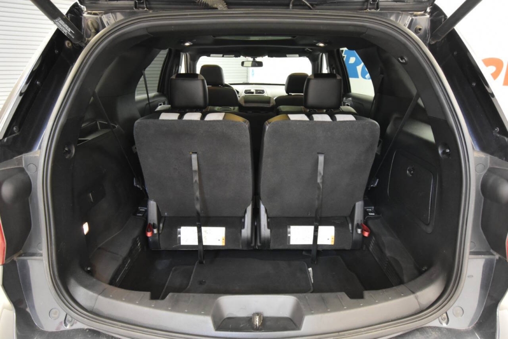 2017 Ford Explorer XLT AWD 4dr SUV, Charcoal, Mileage: 98,813 - photo 34