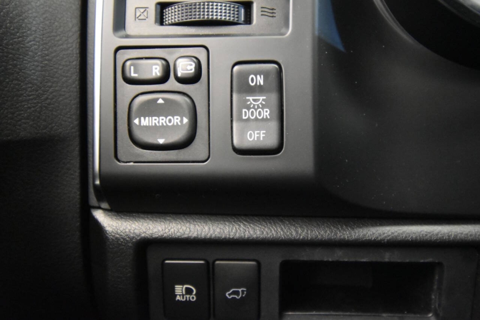 2020 Toyota Sequoia TRD PRO, Green, Mileage: 59,973 - photo 34