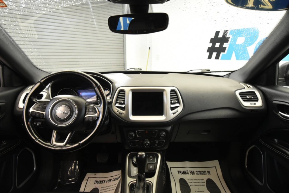 2021 Jeep Compass 80th Anniversary Edition 4x4 4dr SUV, Gray, Mileage: 86,743 - photo 17