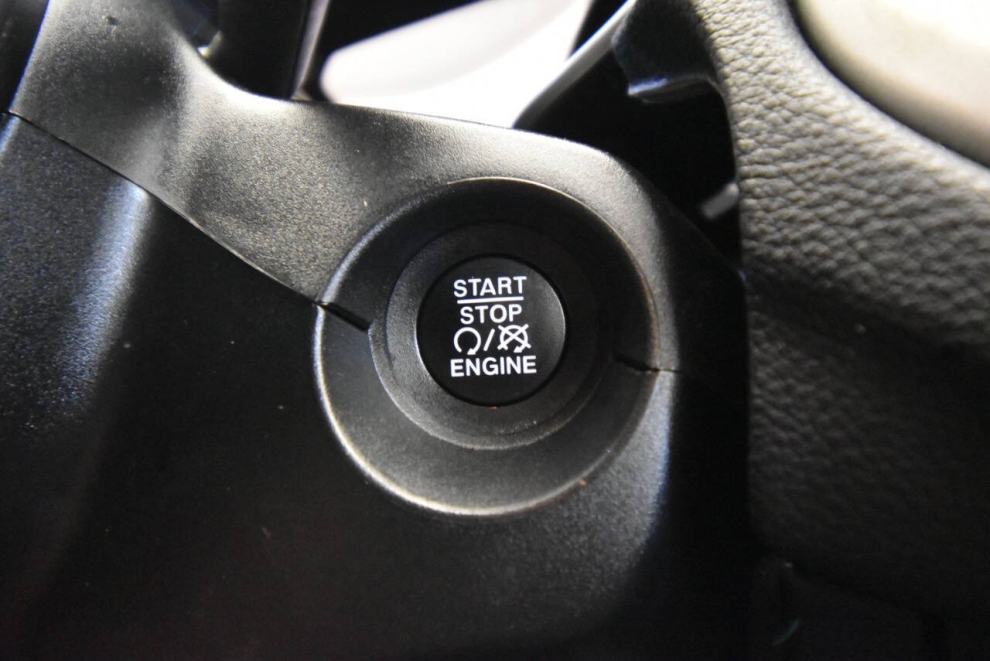 2021 Jeep Compass 80th Anniversary Edition 4x4 4dr SUV, Gray, Mileage: 86,743 - photo 18