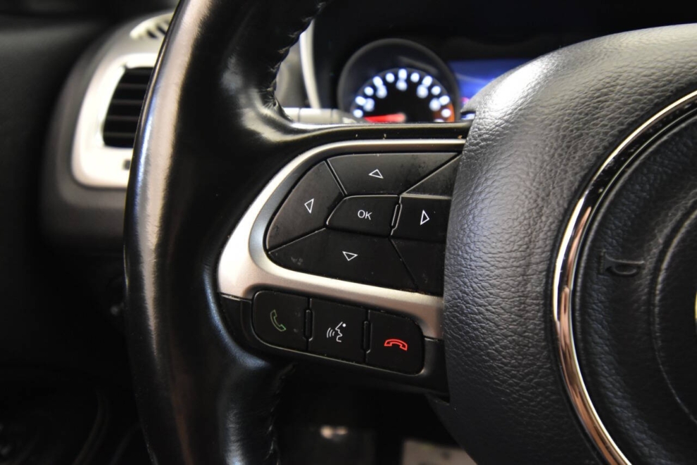 2021 Jeep Compass 80th Anniversary Edition 4x4 4dr SUV, Gray, Mileage: 86,743 - photo 24