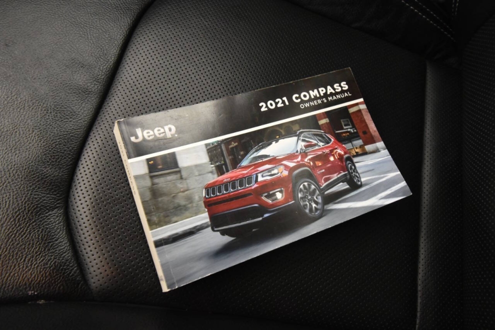 2021 Jeep Compass 80th Anniversary Edition 4x4 4dr SUV, Gray, Mileage: 86,743 - photo 29