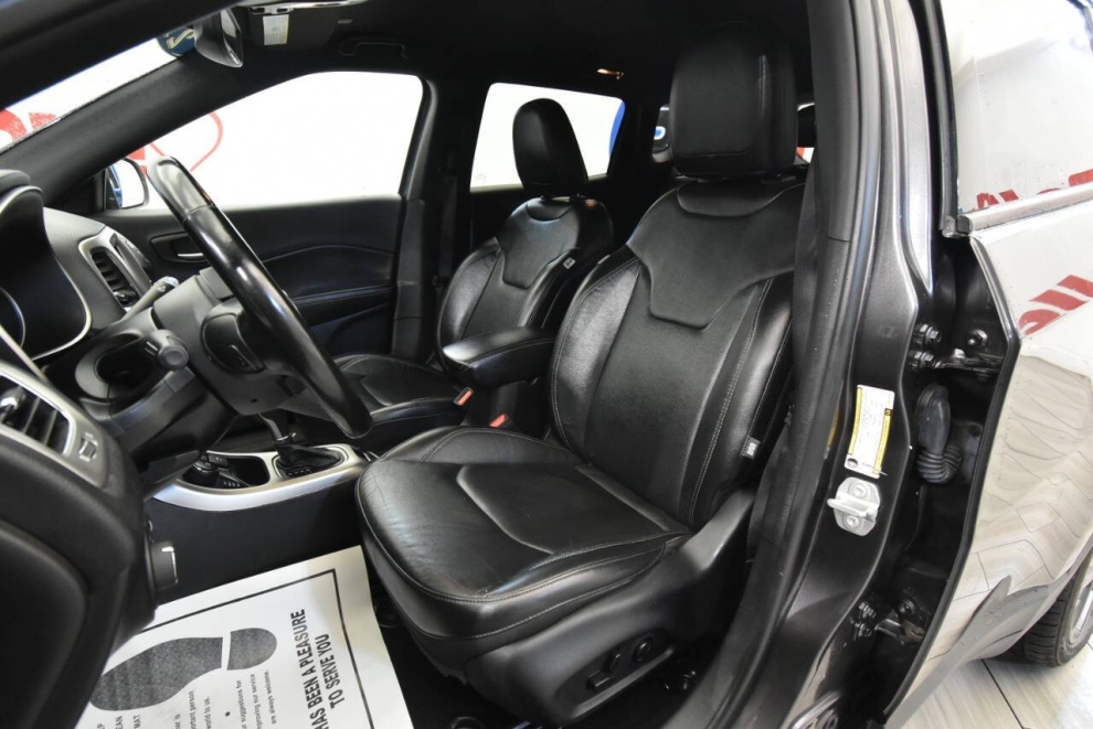 2021 Jeep Compass 80th Anniversary Edition 4x4 4dr SUV, Gray, Mileage: 86,743 - photo 9