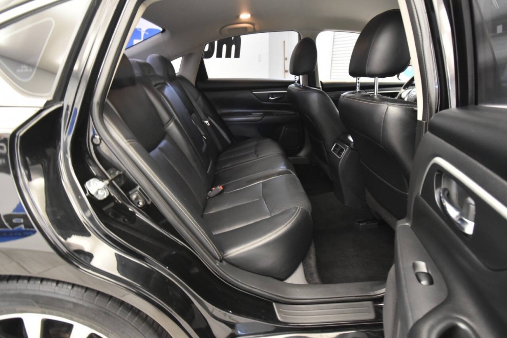 2018 Nissan Altima SL, Black, Mileage: 112,360 - photo 16