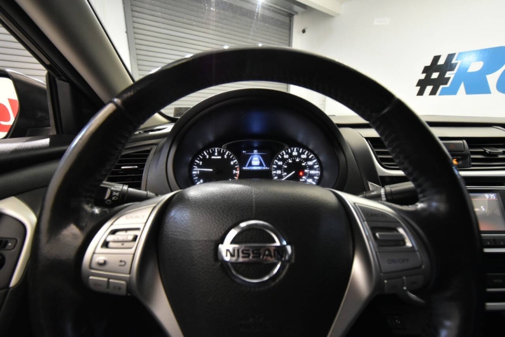 2018 Nissan Altima SL, Black, Mileage: 112,360 - photo 23