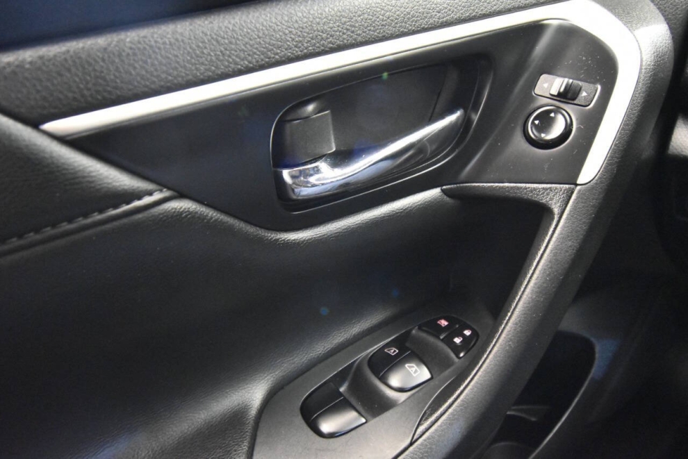 2018 Nissan Altima SL, Black, Mileage: 112,360 - photo 28