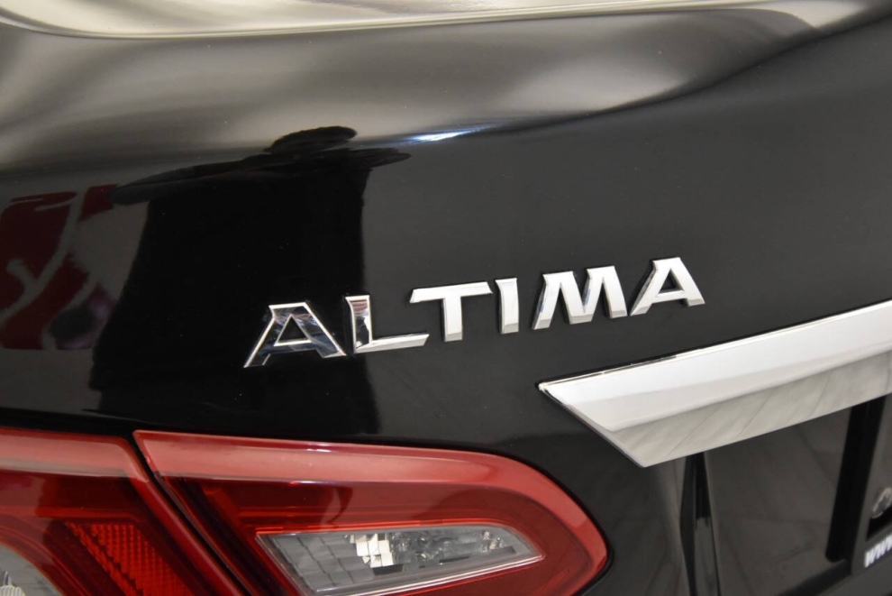 2018 Nissan Altima SL, Black, Mileage: 112,360 - photo 29