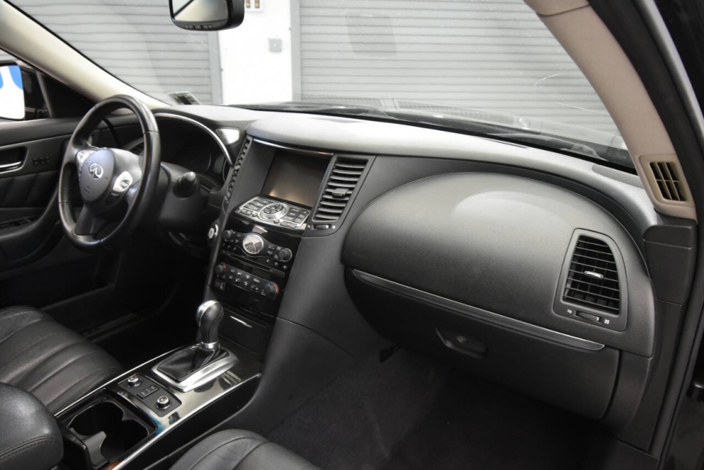 2017 Infiniti QX70 Base AWD 4dr SUV, Black, Mileage: 118,755 - photo 14