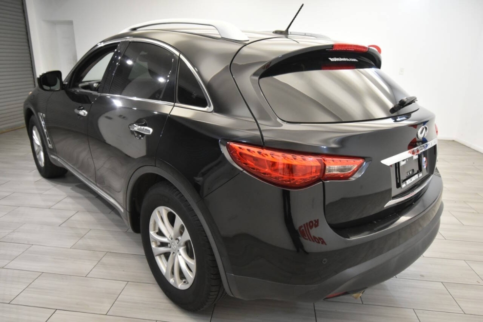 2017 Infiniti QX70 Base AWD 4dr SUV, Black, Mileage: 118,755 - photo 2