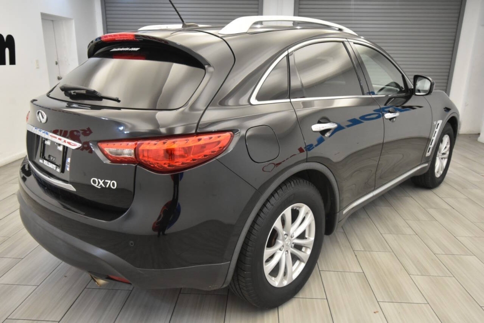 2017 Infiniti QX70 Base AWD 4dr SUV, Black, Mileage: 118,755 - photo 4