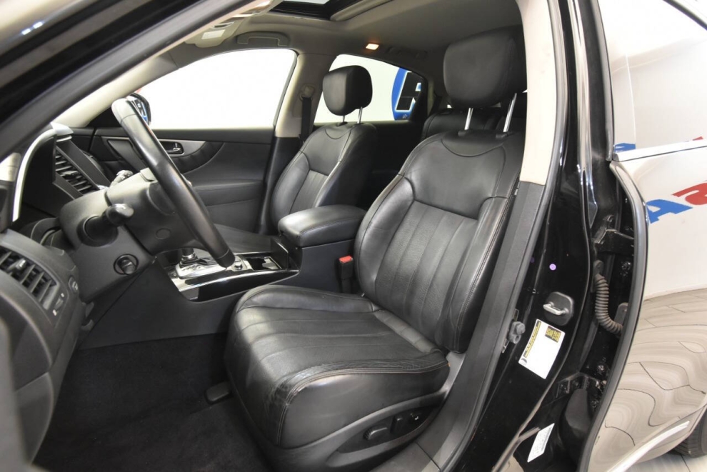 2017 Infiniti QX70 Base AWD 4dr SUV, Black, Mileage: 118,755 - photo 9