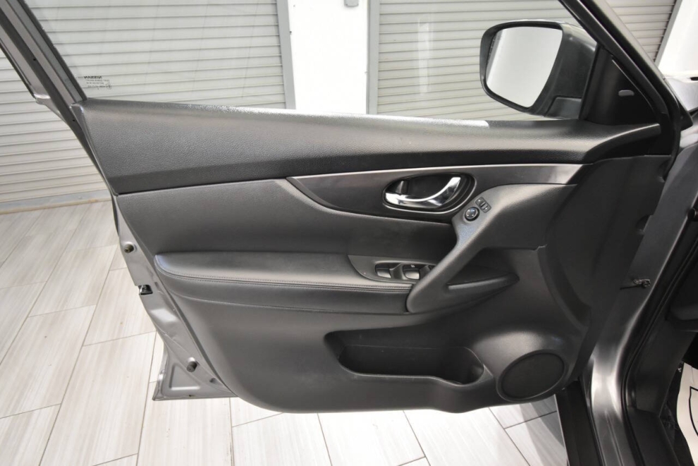 2020 Nissan Rogue SL AWD, Gray, Mileage: 86,362 - photo 11