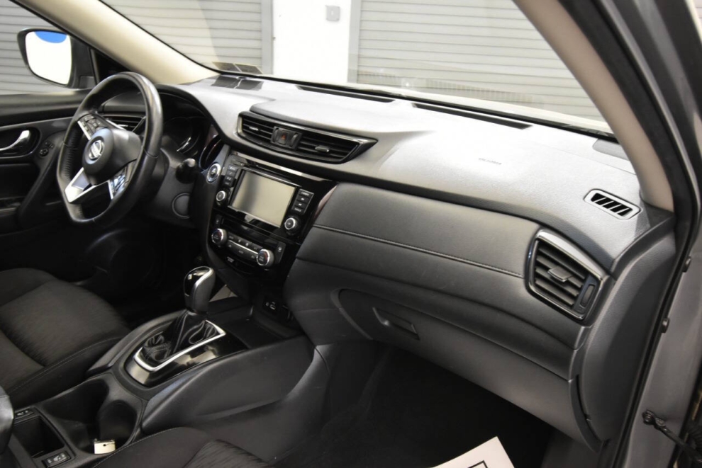2020 Nissan Rogue SL AWD, Gray, Mileage: 86,362 - photo 14