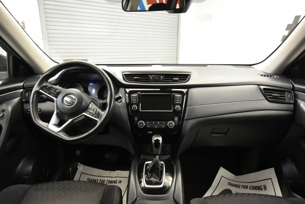 2020 Nissan Rogue SL AWD, Gray, Mileage: 86,362 - photo 17