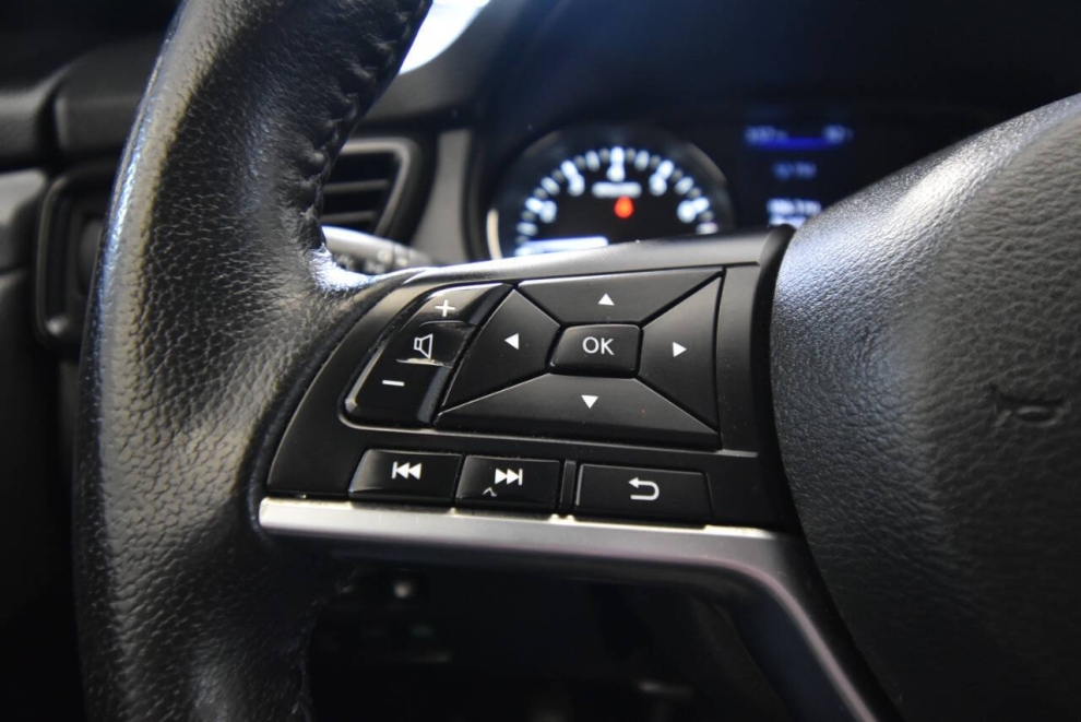 2020 Nissan Rogue SL AWD, Gray, Mileage: 86,362 - photo 24