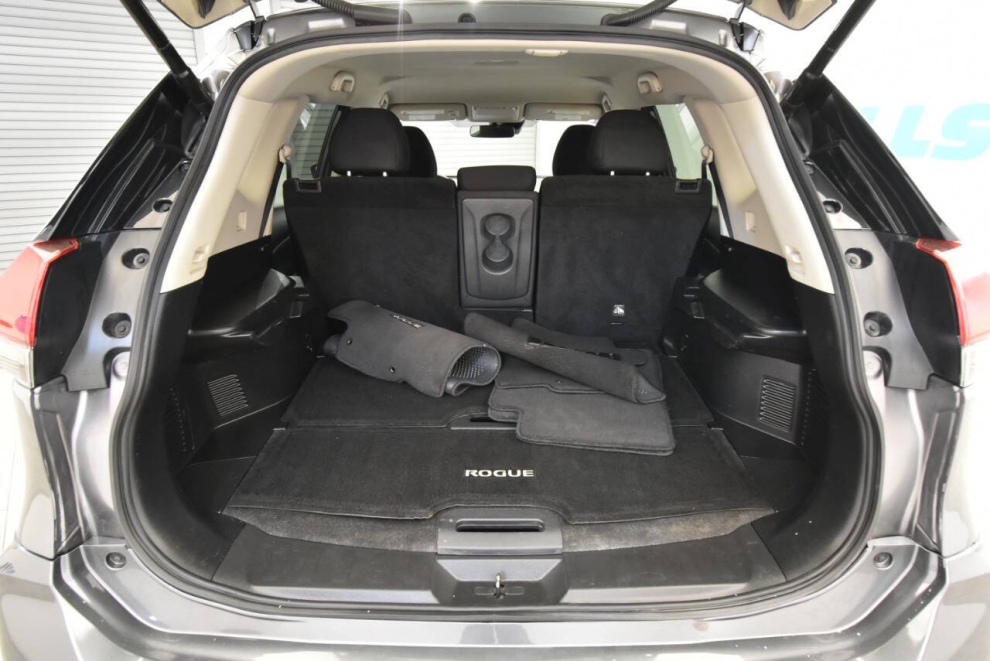 2020 Nissan Rogue SL AWD, Gray, Mileage: 86,362 - photo 32