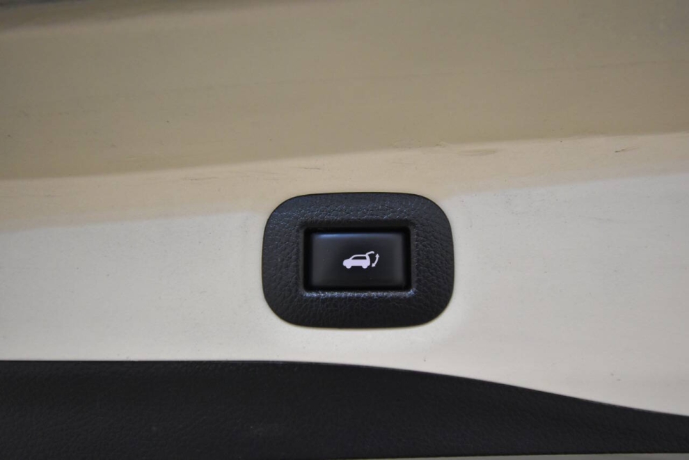 2020 Nissan Rogue SL AWD, Gray, Mileage: 86,362 - photo 33