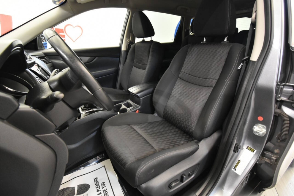 2020 Nissan Rogue SL AWD, Gray, Mileage: 86,362 - photo 9
