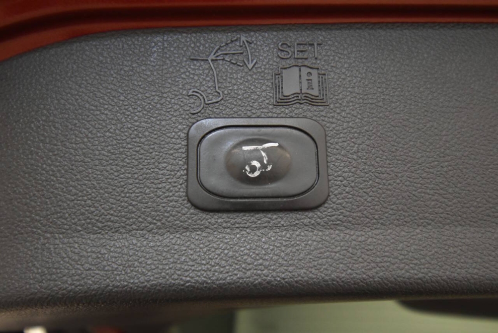 2019 Ford Escape SEL AWD 4dr SUV, Red, Mileage: 93,416 - photo 29