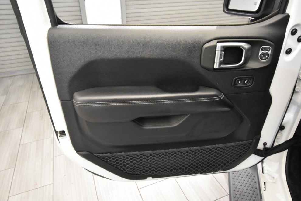 2018 Jeep Wrangler Unlimited Sahara, White, Mileage: 97,334 - photo 12