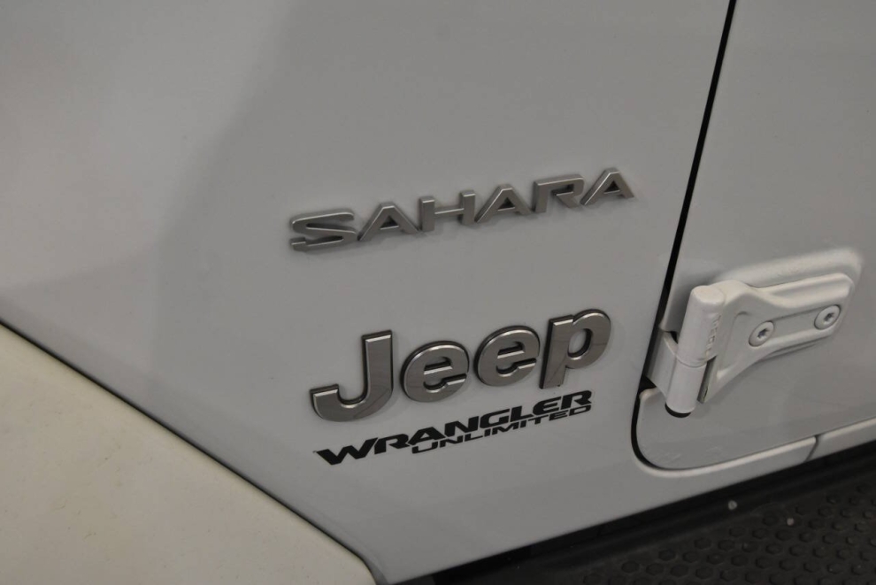 2018 Jeep Wrangler Unlimited Sahara, White, Mileage: 97,334 - photo 9