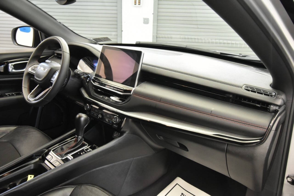 2023 Jeep Compass Trailhawk 4x4 4dr SUV, Silver, Mileage: 35,778 - photo 14