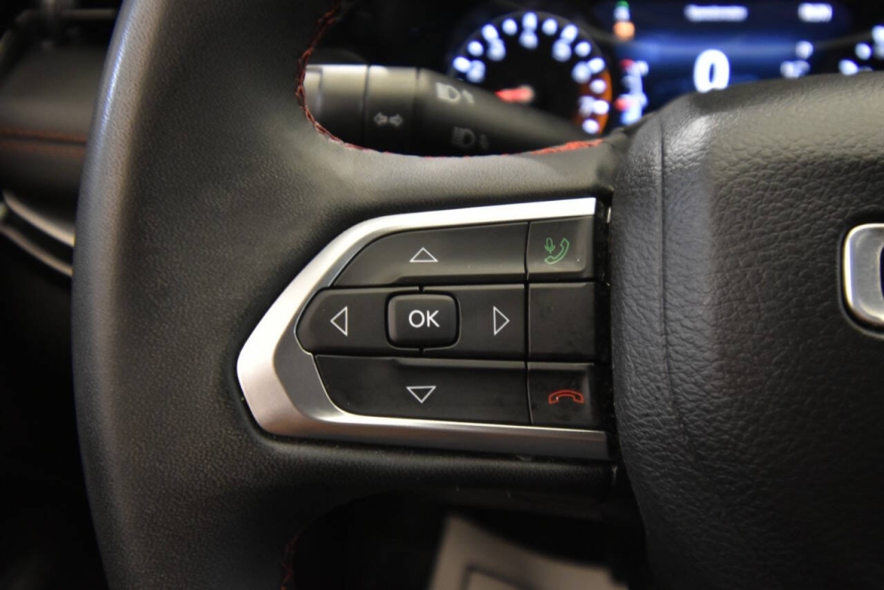 2023 Jeep Compass Trailhawk 4x4 4dr SUV, Silver, Mileage: 35,778 - photo 24