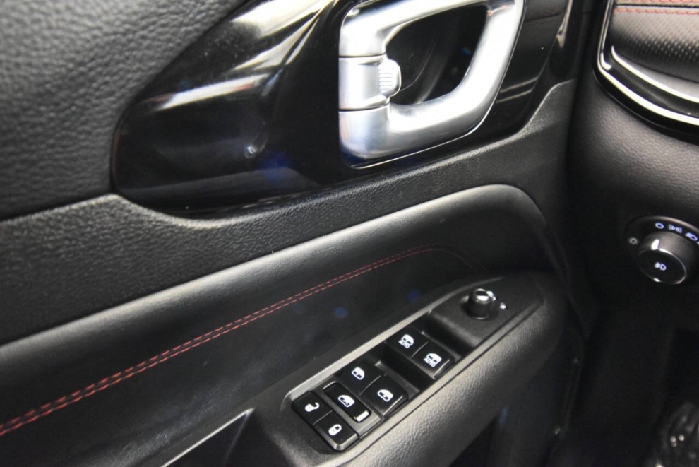 2023 Jeep Compass Trailhawk 4x4 4dr SUV, Silver, Mileage: 35,778 - photo 28