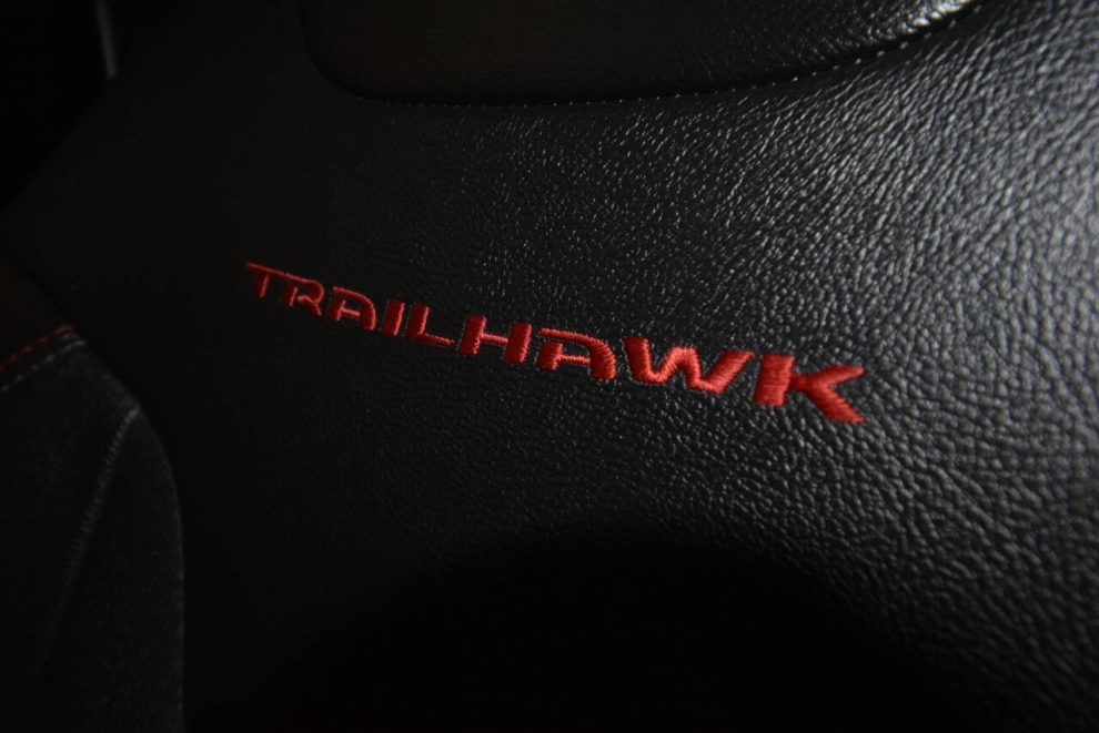 2023 Jeep Compass Trailhawk 4x4 4dr SUV, Silver, Mileage: 35,778 - photo 30