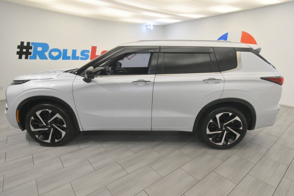 2022 Mitsubishi Outlander SEL, White, Mileage: 41,181 - photo 1
