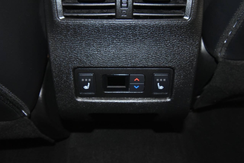 2022 Mitsubishi Outlander SEL, White, Mileage: 41,181 - photo 19