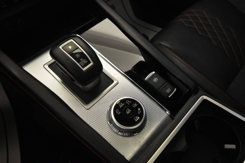 2022 Mitsubishi Outlander SEL, White, Mileage: 41,181 - photo 22