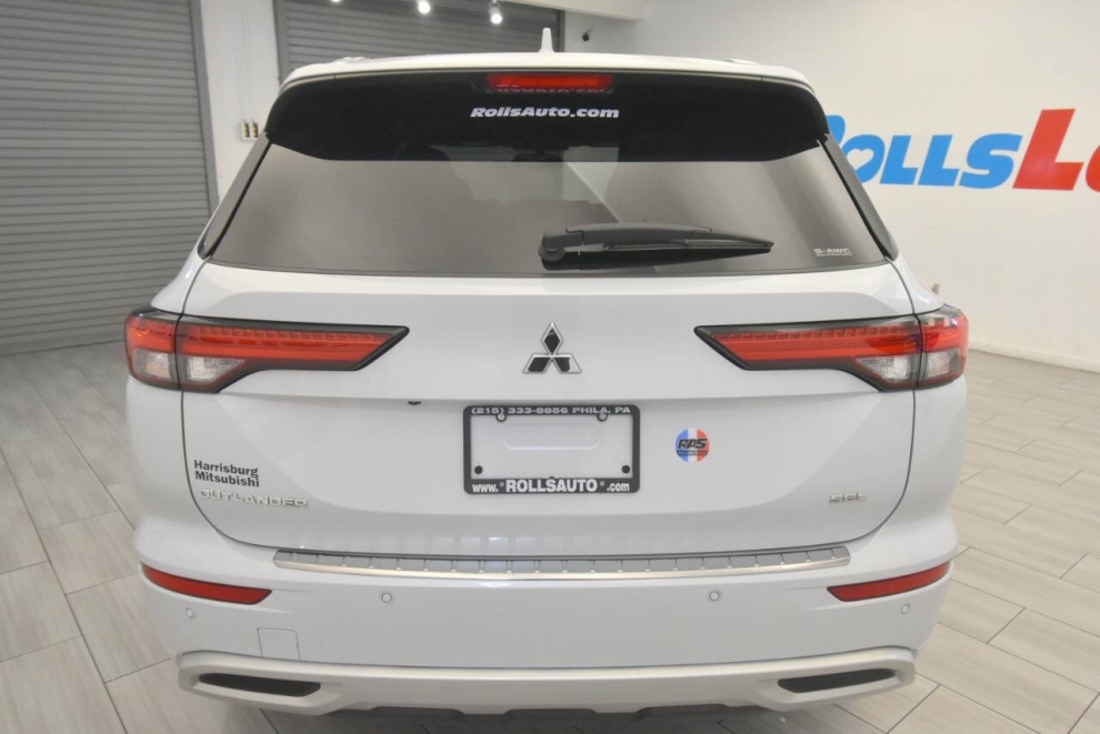 2022 Mitsubishi Outlander SEL, White, Mileage: 41,181 - photo 3