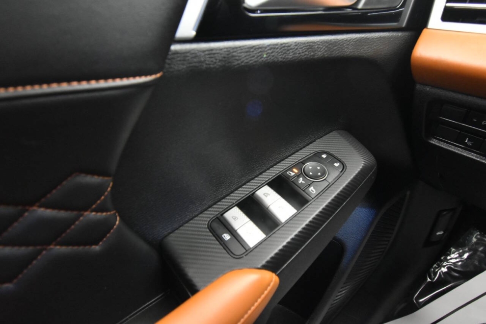 2022 Mitsubishi Outlander SEL, White, Mileage: 41,181 - photo 31