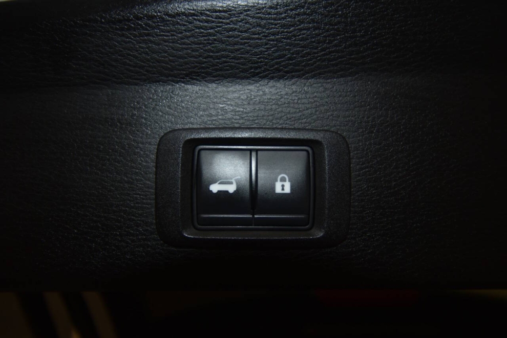 2022 Mitsubishi Outlander SEL, White, Mileage: 41,181 - photo 36