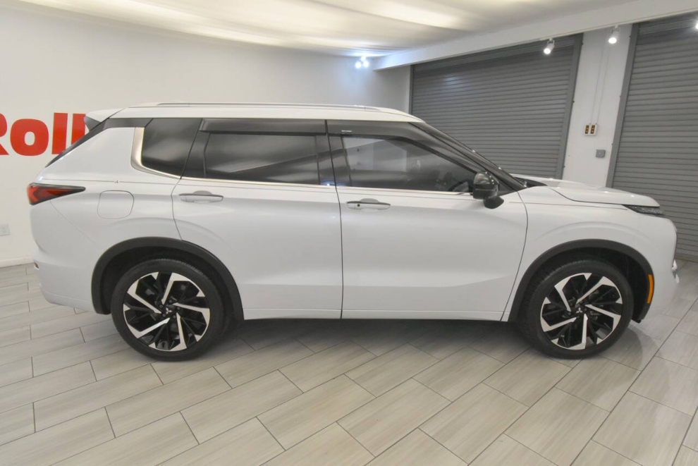 2022 Mitsubishi Outlander SEL, White, Mileage: 41,181 - photo 5