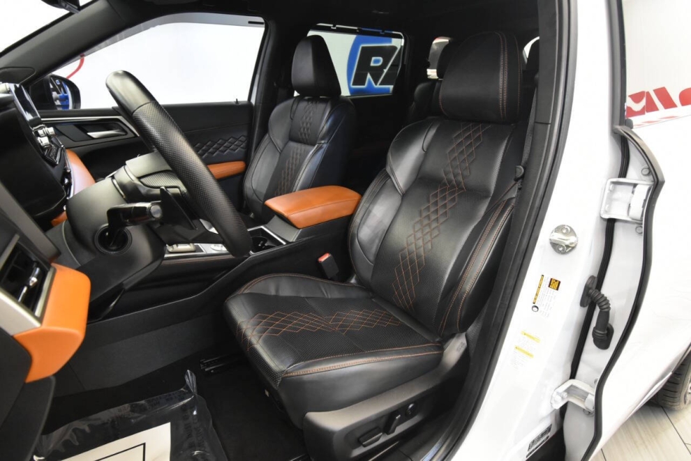 2022 Mitsubishi Outlander SEL, White, Mileage: 41,181 - photo 9