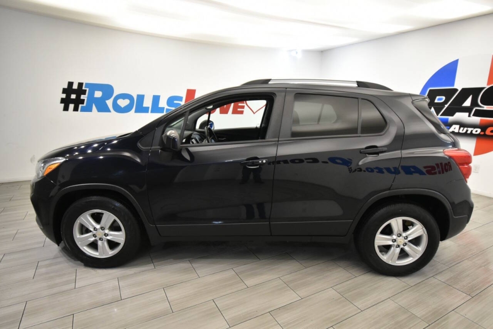 2021 Chevrolet Trax LT 4dr Crossover, Blue, Mileage: 24,812 - photo 1